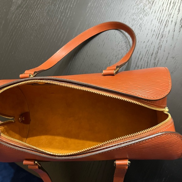 Louis Vuitton Soufflot leather handbag - Picture 7 of 9